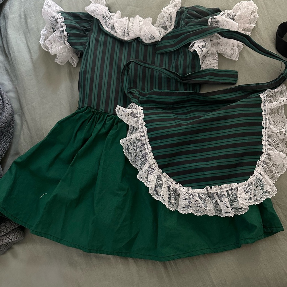 Disney Haunted Mansion toddler costume in a 2T. Worn once!